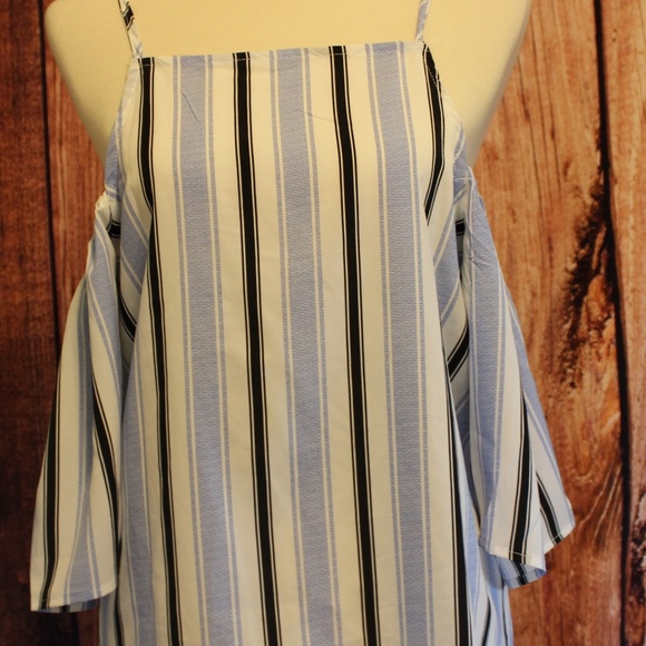 *NWT* Almost Famous Striped Cole-Shoulder Top - Picture 2 of 7